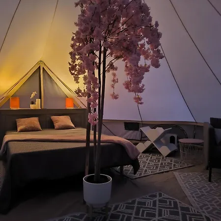 Luxury tent Tente Avec Jacuzzi Privatif Lapalisse