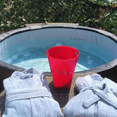 Luxury tent Tente Avec Jacuzzi Privatif Lapalisse